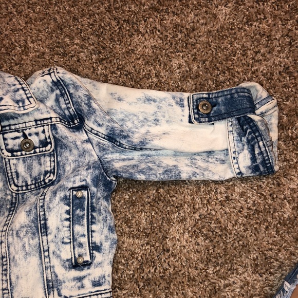Jean Jacket ! 💓 - Picture 3 of 3